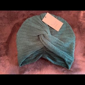 Front knotted Beanie